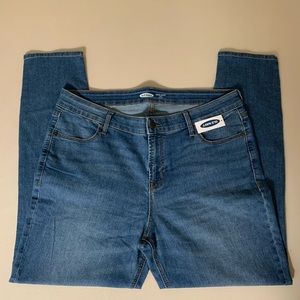 NWT Old Navy Mid-Rise Super Skinny Ankle Jeans